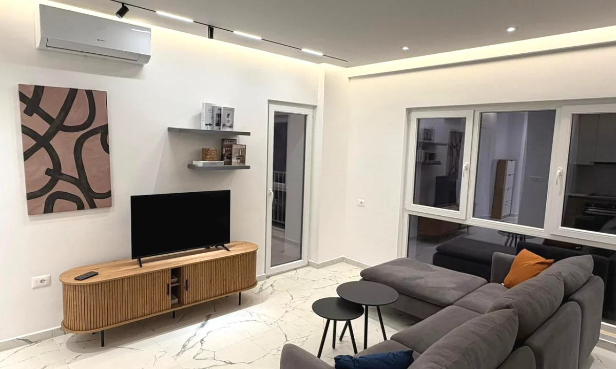 Shtepi me qera Apartament ne Tirane, 1+1, Mobilimi E mobiluar, Pagesa 780  Euro.
