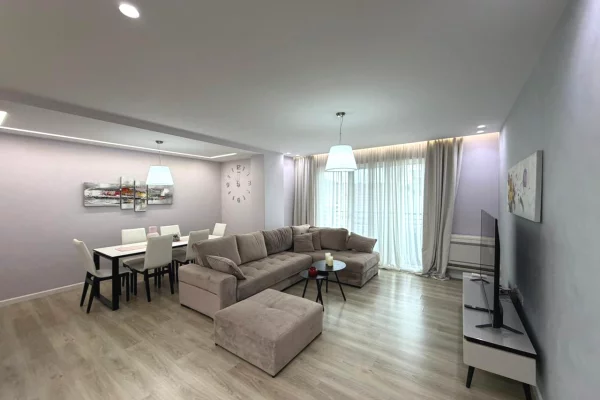 Shtepi me qera 3+1 ne Tirane - 130,000 Leke