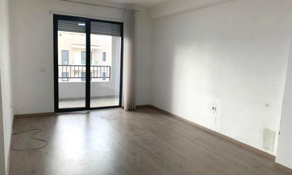 Ambient zyrash per qira prane UET ne Porcelan. 