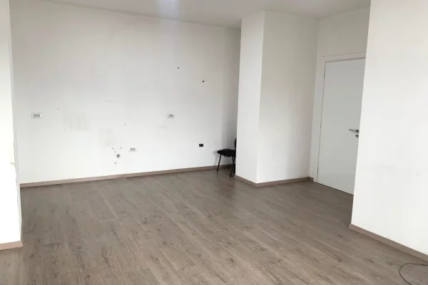 Ambient zyrash per qira prane UET ne Porcelan. 