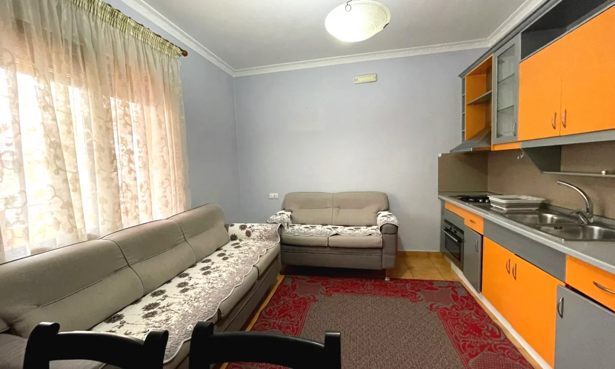 Shtepi me qera Apartament ne Tirane, 1+1, Mobilimi E mobiluar, Pagesa 35,000  Leke.