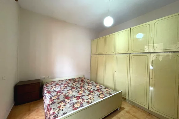 Shtepi me qera Apartament ne Tirane, 1+1, Mobilimi E mobiluar, Pagesa 35,000  Leke.