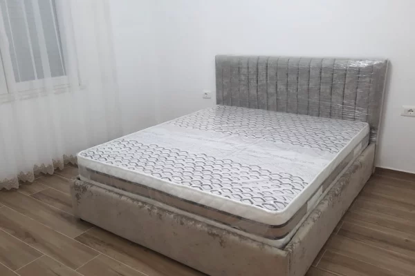 Shtepi me qera Apartament ne Tirane, 1+1, Mobilimi E mobiluar, Pagesa 40,000  Leke.