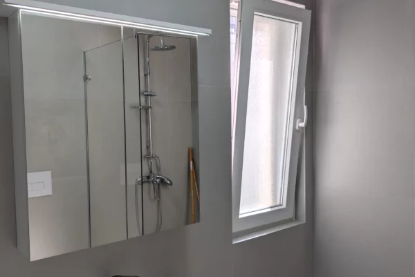 Shtepi me qera Apartament ne Tirane, 2+1, Mobilimi E mobiluar, Pagesa 700  Euro.