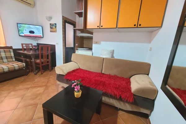 Shtepi me qera Garsoniere ne Tirane - 34,000 Leke