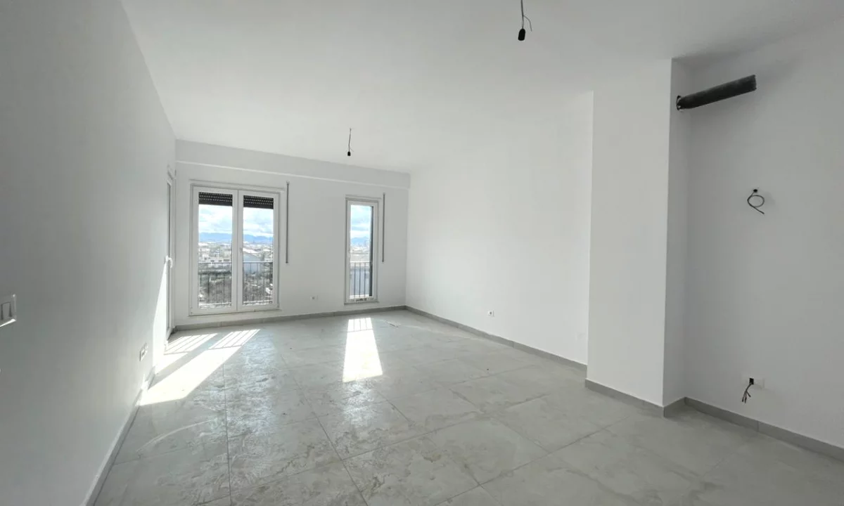 Shtepi ne shitje Apartament ne Tirane, 1+1, Mobilimi Bosh, pa mobiluar, Pagesa 69,255  Euro.