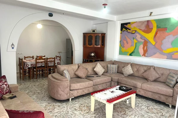 Apartament 2+1 per qira tek Stacioni i Trenit.