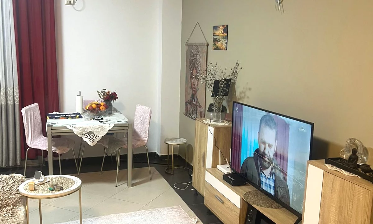 Shtepi ne shitje Apartament ne Tirane, 2+1, Mobilimi E mobiluar, Pagesa 116,000  Euro.