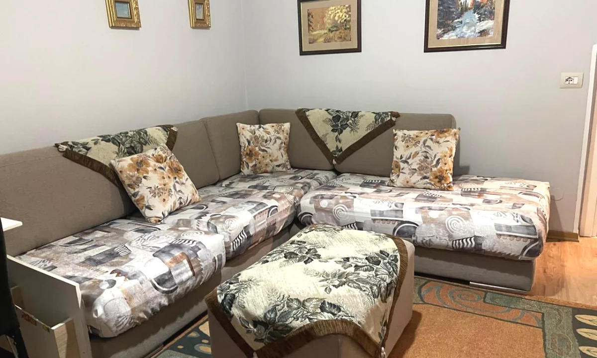 Appartamento in affitto a Tirana 2+1, Arredato