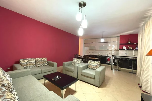 Shtepi ne shitje Apartament ne Tirane, 2+1, Mobilimi E mobiluar, Pagesa 164,000  Euro.