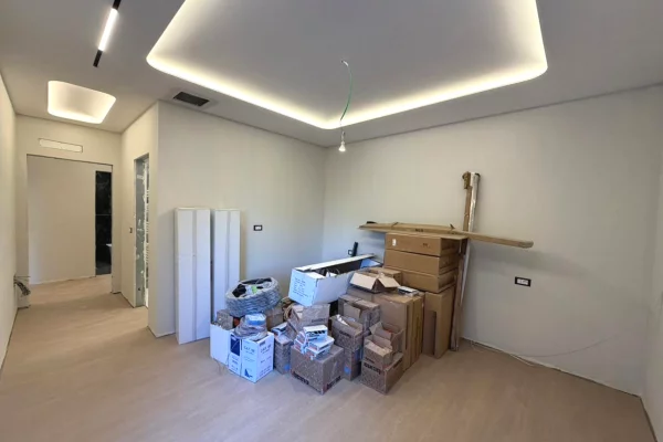 Apartment for rent in Tirana 2+1, Emty