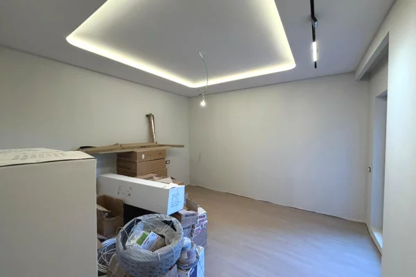 Apartment for rent in Tirana 2+1, Emty