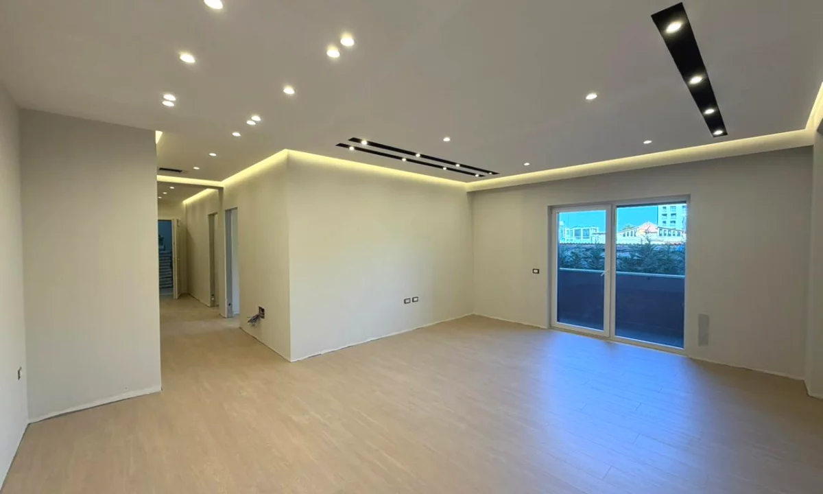 Apartment for rent in Tirana 2+1, Emty