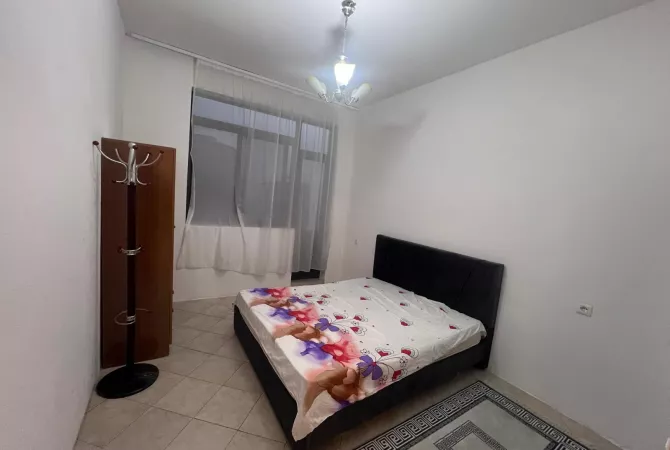 Shtepi me qera 1+1 ne Tirane - 300 Euro