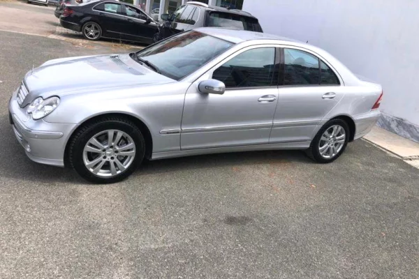 Makina ne shitje ne Tirane - 5,500 Euro