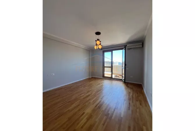 Shtepi ne shitje 2+1 ne Tirane - 175,000 Euro