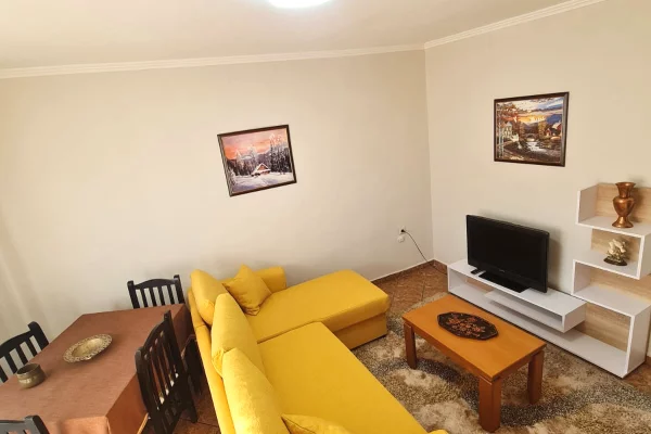 Shtepi me qera 2+1 ne Tirane - 550 Euro