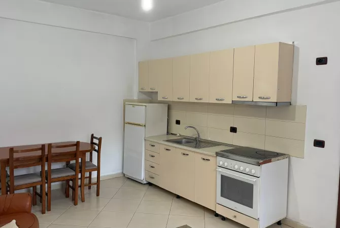 Shtepi me qera 1+1 ne Tirane - 35,000 Leke