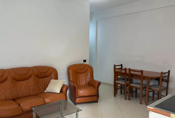 Shtepi me qera 1+1 ne Tirane - 35,000 Leke