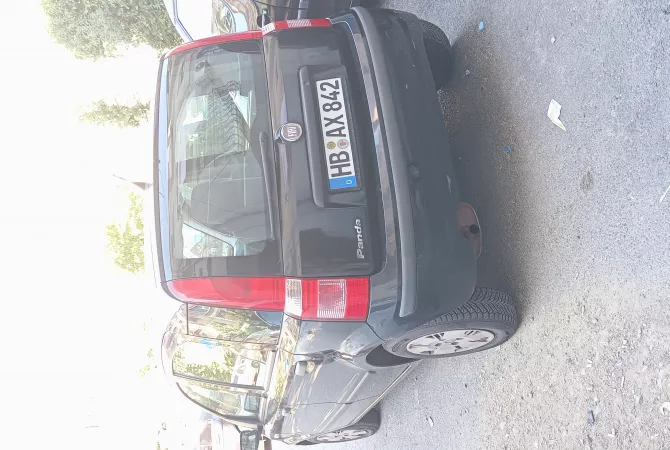 Makina ne shitje  ne Tirane - 2,300 Euro