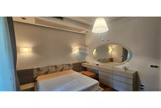 Shtepi me qera Apartament ne Tirane, 1+1, Mobilimi E mobiluar, Pagesa 700  Euro.