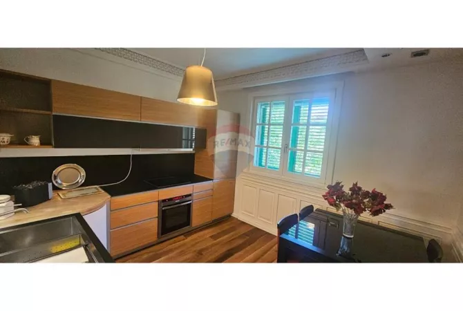 Shtepi me qera Apartament ne Tirane, 1+1, Mobilimi E mobiluar, Pagesa 700  Euro.