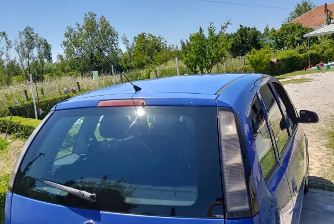 Makina ne shitje  ne Tirane - 1,700 Euro