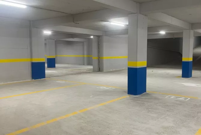 Ambiente Commerciale in Affitto 1+1 a Tirana - 40 Euro