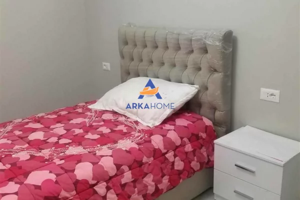 Shtepi me qera 2+1 ne Tirane - 800 Euro