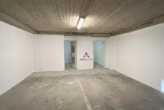 Ambient biznesi me qera 4+1 ne Tirane - 350 Euro