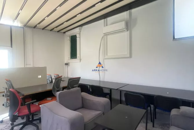 Ambient biznesi me qera 3+1 ne Tirane - 5,000 Euro