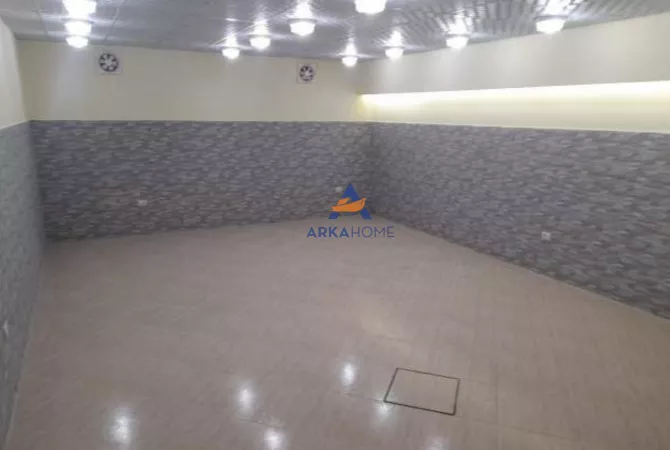 Ambiente Commerciale in Vendita 1+1 a Tirana - 56,700 Euro
