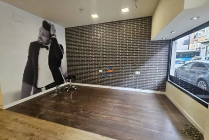 Ambient biznesi me qera 3+1 ne Tirane - 300,000 Leke