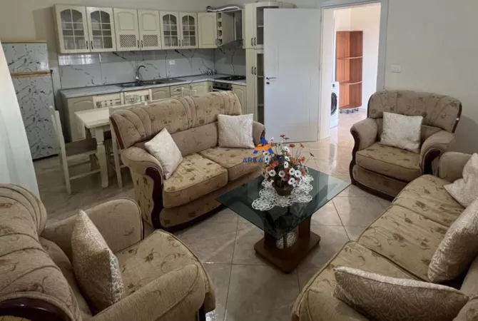 Shtepi me qera 2+1 ne Tirane - 300 Euro