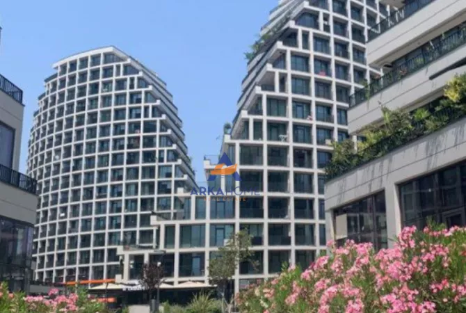 Ambiente Commerciale in Affitto 1+1 a Tirana - 1,850 Euro
