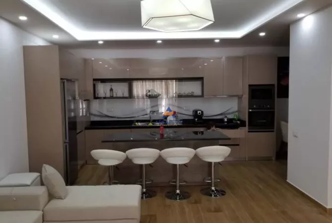 Shtepi ne shitje 2+1 ne Tirane - 250,000 Euro