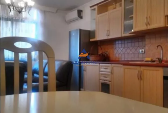 Shtepi me qera 2+1 ne Tirane - 750 Euro