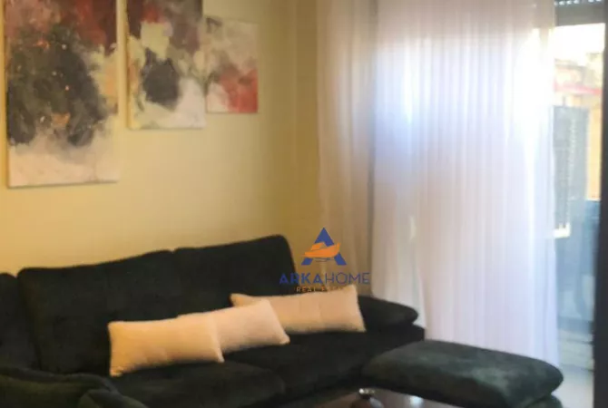 Shtepi me qera 2+1 ne Tirane - 1,000 Euro