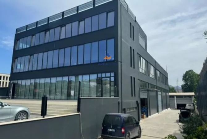 Ambient biznesi me qera 4+1 ne Tirane - 15,000 Euro