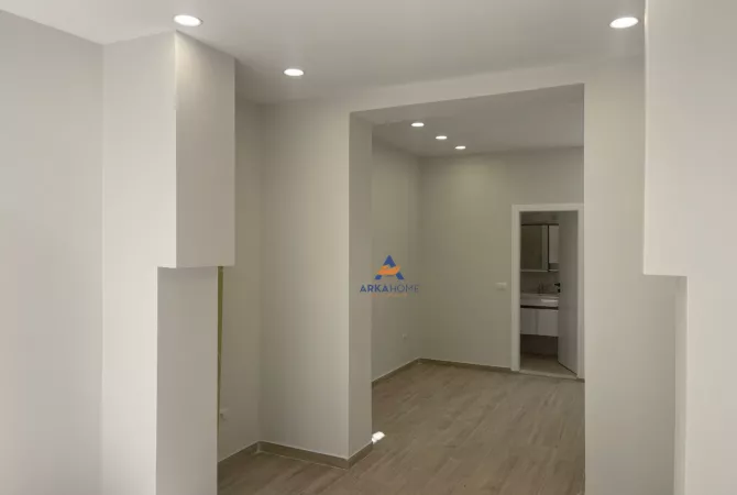 Ambient biznesi me qera 3+1 ne Tirane - 500 Euro