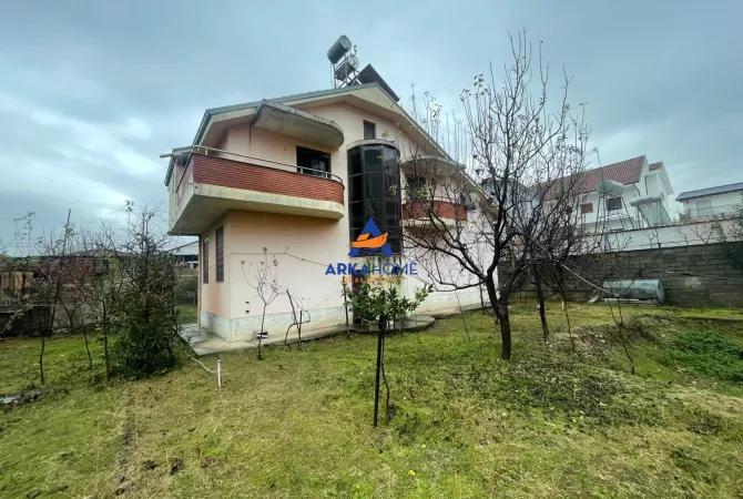 Shtepi me qera 2+1 ne Tirane - 700 Euro