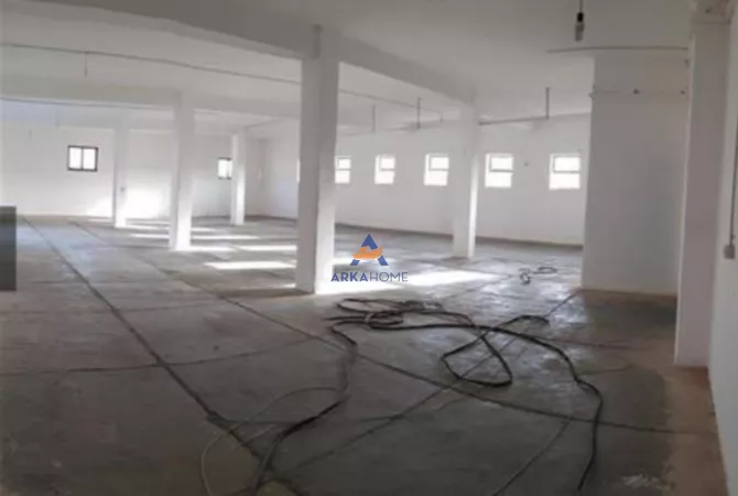 Ambient biznesi me qera 4+1 ne Tirane - 1,200 Euro