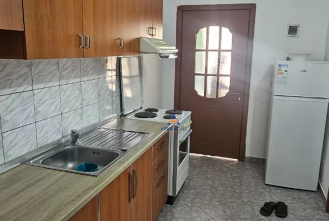 Shtepi me qera Apartament ne Tirane, 1+1, Mobilimi E mobiluar, Pagesa 550  Euro.