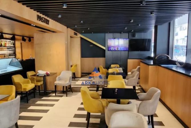 Ambiente Commerciale in Affitto 2+1 a Tirana - 1,500 Euro