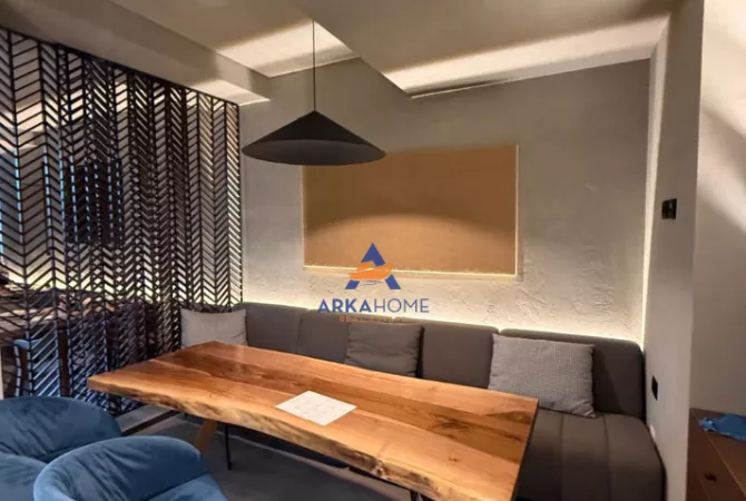 Ambient biznesi ne shitje 2+1 ne Tirane - 295,000 Euro