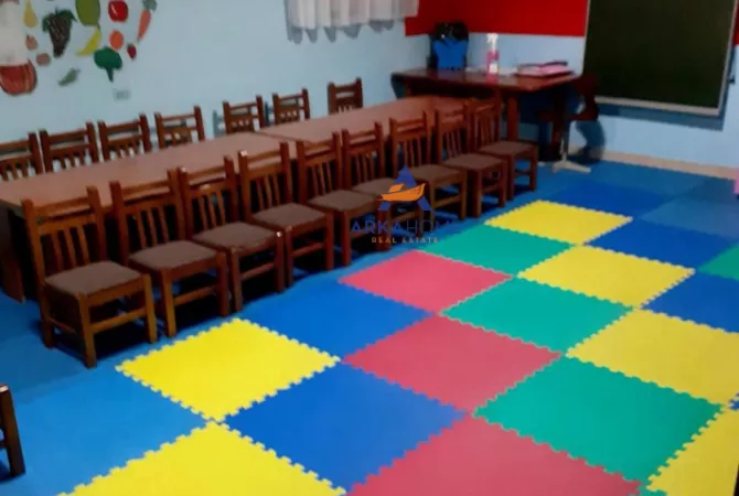 Ambiente Commerciale in Affitto 1+1 a Tirana - 1,000 Euro