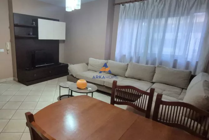 Shtepi me qera 2+1 ne Tirane - 700 Euro