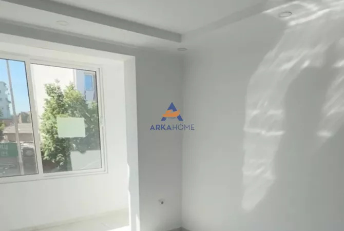 Shtepi me qera 2+1 ne Tirane - 1,000 Euro