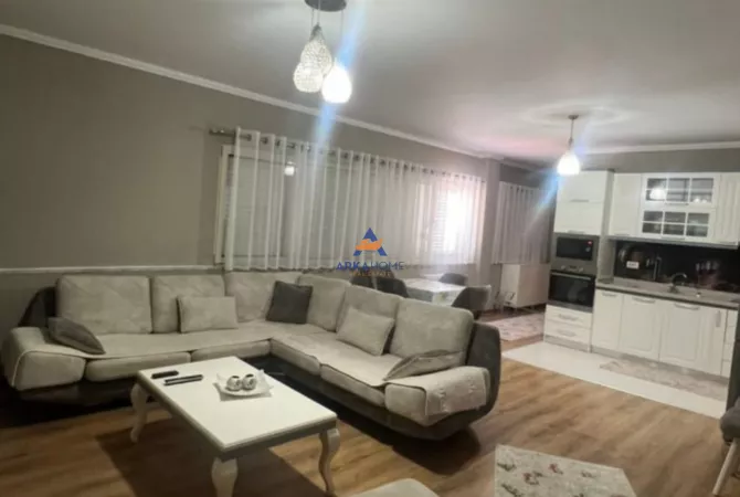 Shtepi me qera 2+1 ne Tirane - 660 Euro
