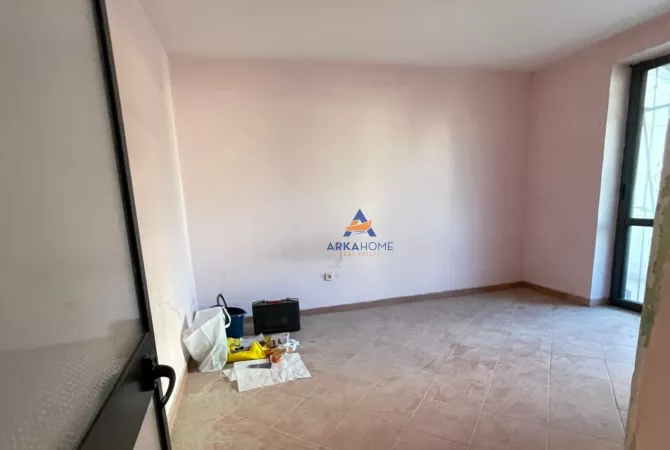 Shtepi me qera 2+1 ne Tirane - 450 Euro